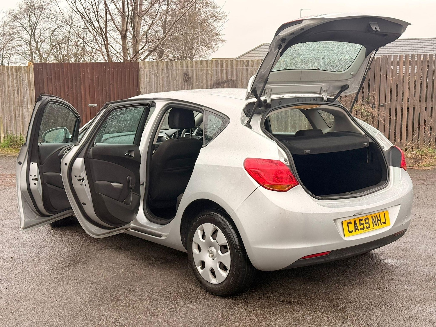 Used Vauxhall Astra 2010 for sale - 77883117: Photo 4