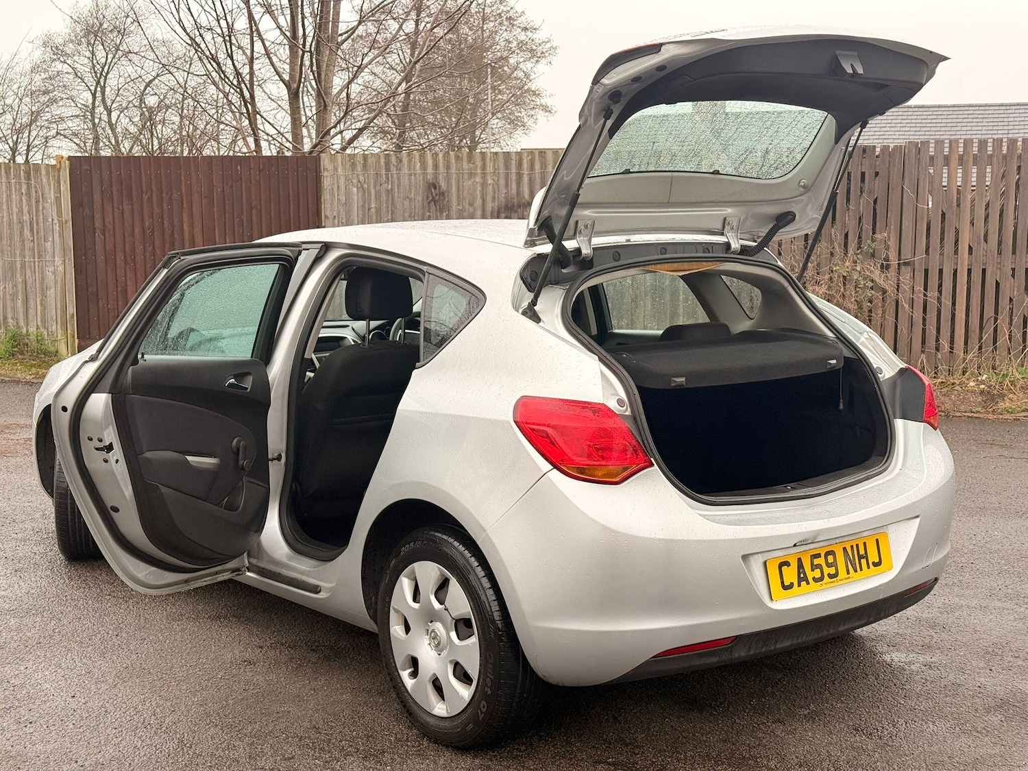 Used Vauxhall Astra 2010 for sale - 77883117: Photo 9