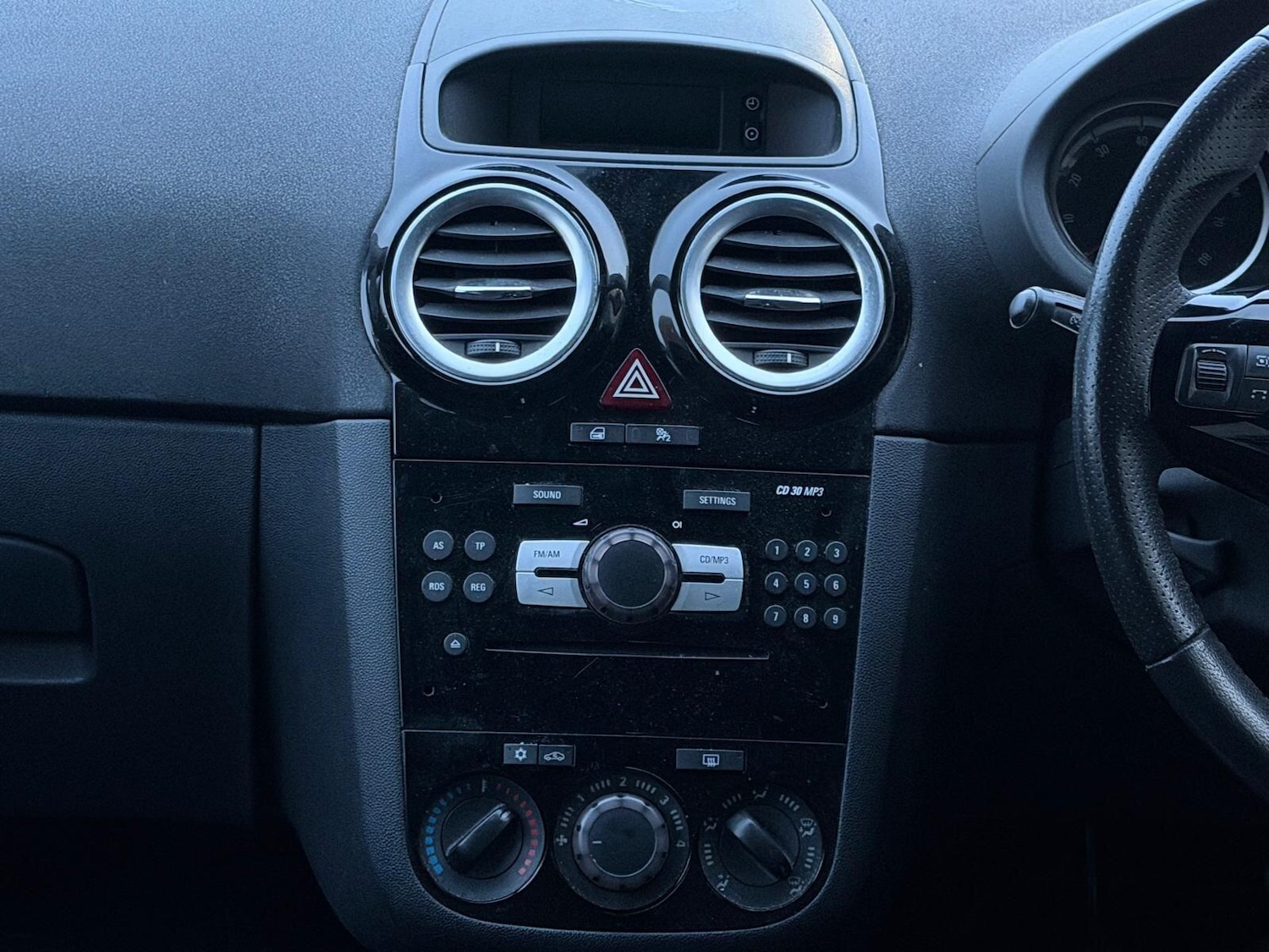 Used Vauxhall Corsa 2011 for sale - 77993425: Photo 26