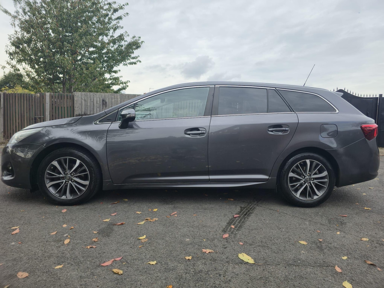 Used Toyota Avensis 2015 for sale - 76743441: Photo 14