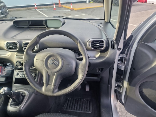 Used Citroen C3 Picasso 2010 for sale - 76239998: Photo 18
