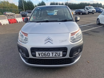 Used Citroen C3 Picasso 2010 for sale - 76239998: Photo 2