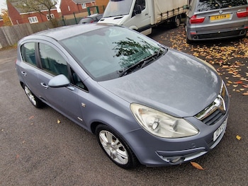 Vauxhall - Corsa