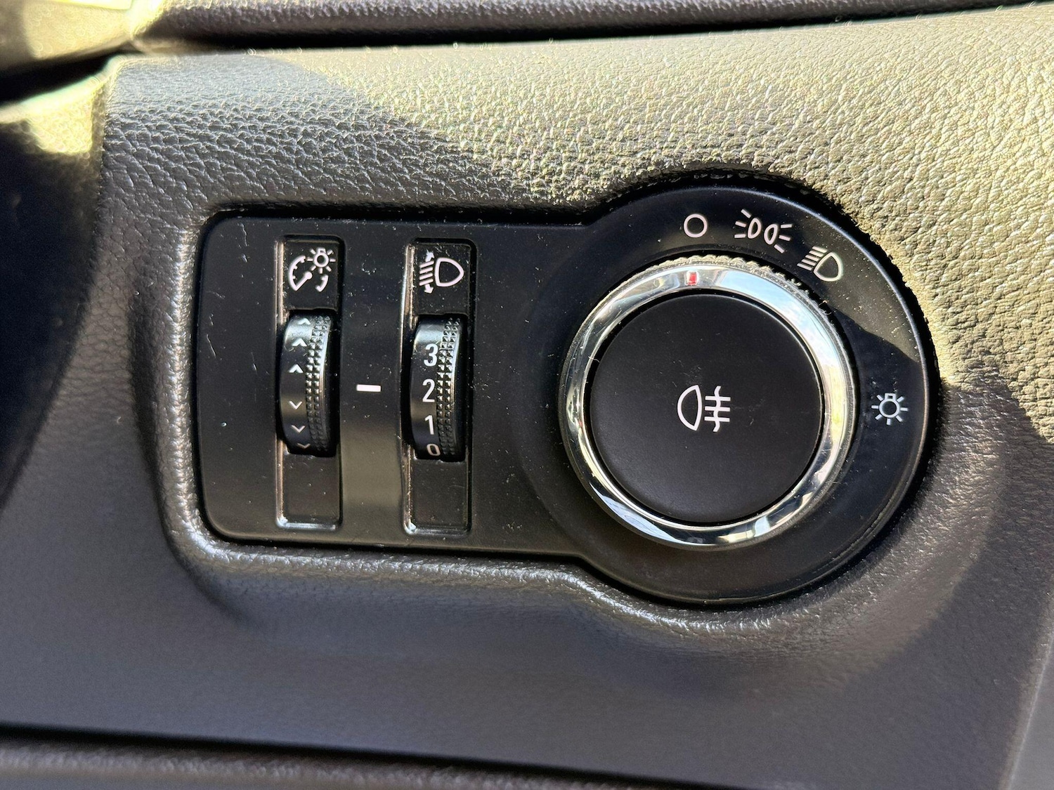 Used Vauxhall Astra 2013 for sale - 77892114: Photo 29