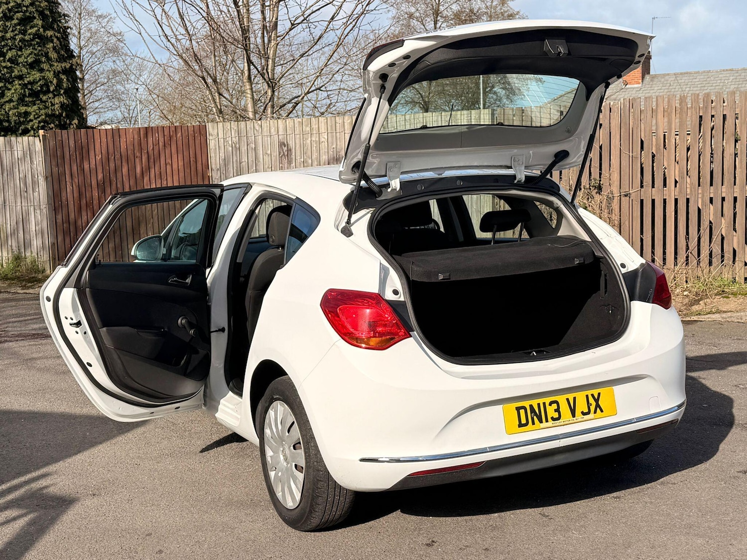 Used Vauxhall Astra 2013 for sale - 77892114: Photo 9