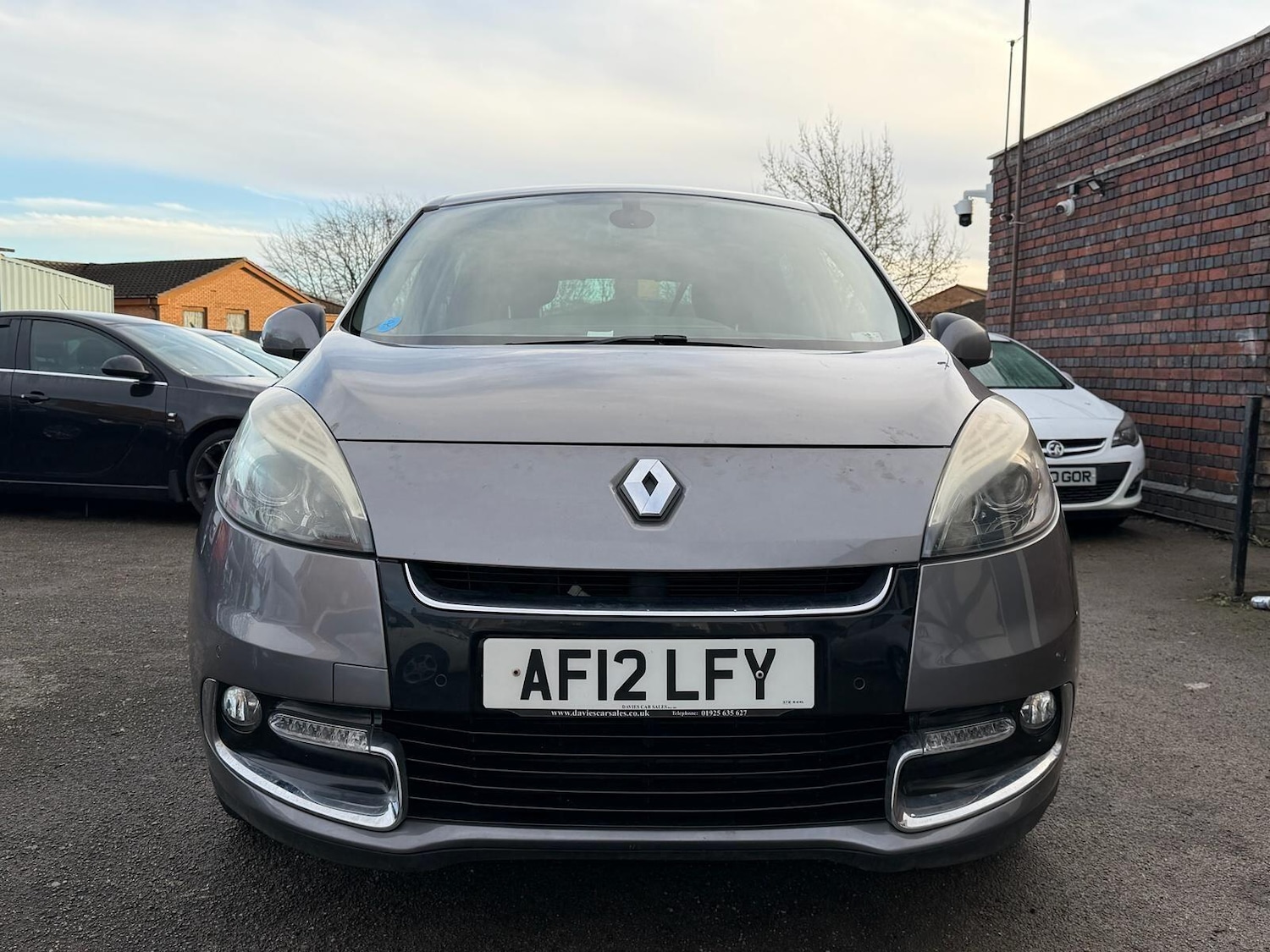 Used Renault Scenic 2012 for sale - 76781798: Photo 2