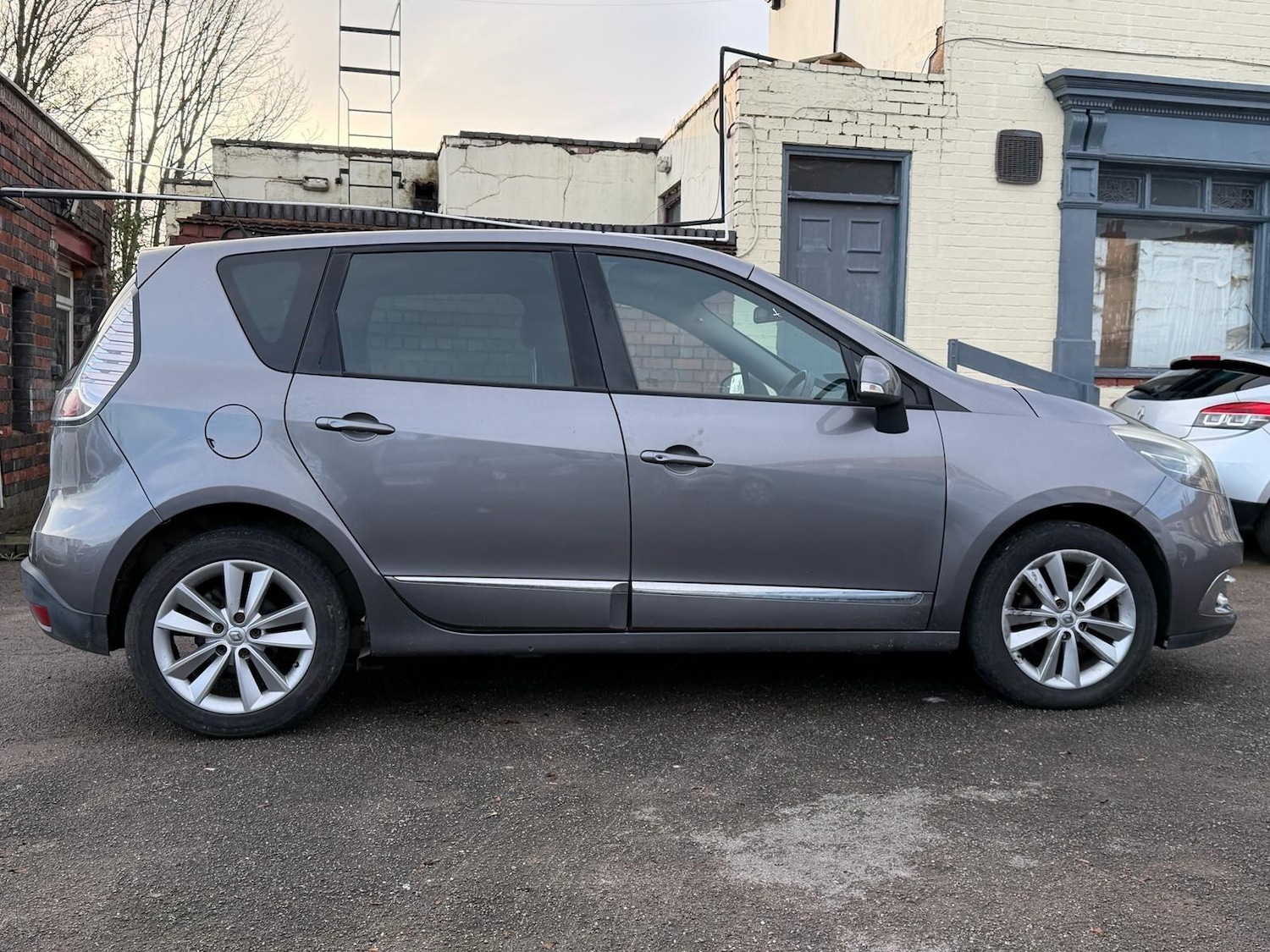 Used Renault Scenic 2012 for sale - 76781798: Photo 7