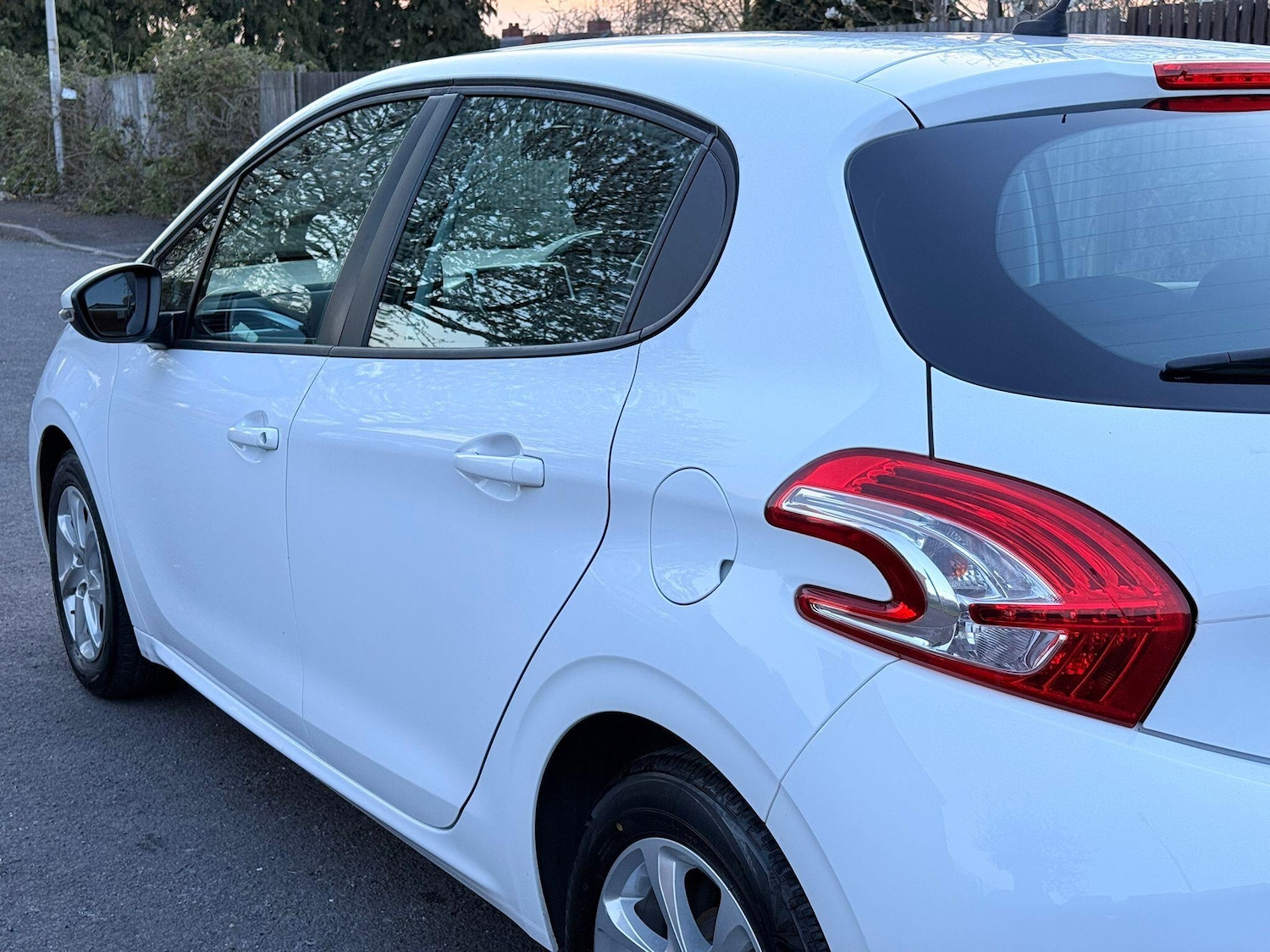 Used Peugeot 208 2013 for sale - 78184885: Photo 11