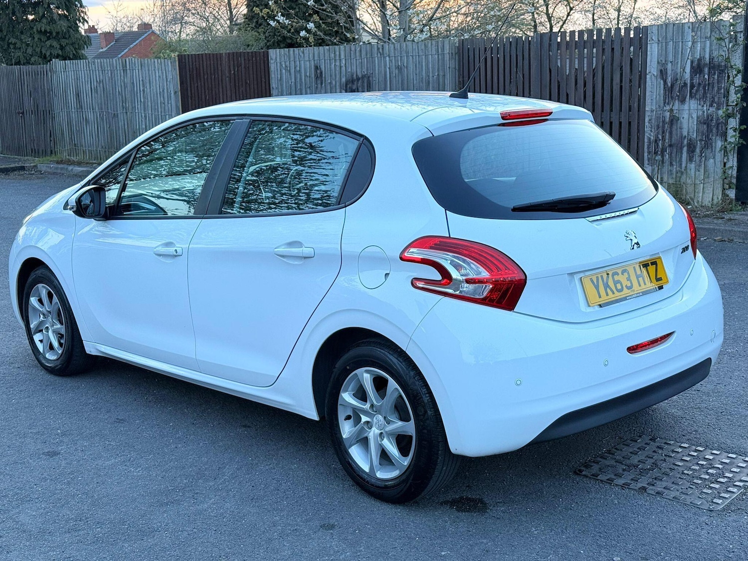 Used Peugeot 208 2013 for sale - 78184885: Photo 12