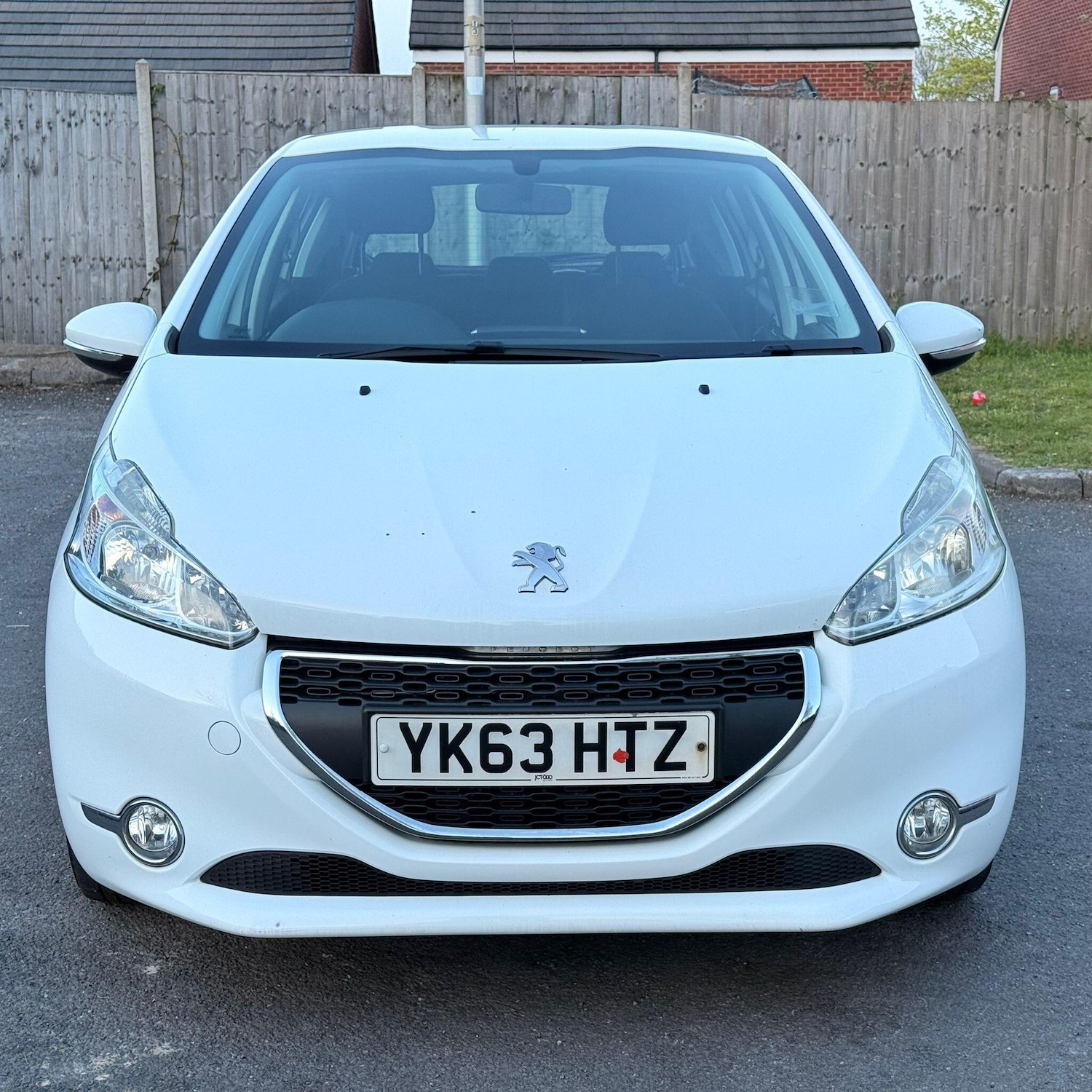 Used Peugeot 208 2013 for sale - 78184885: Photo 2