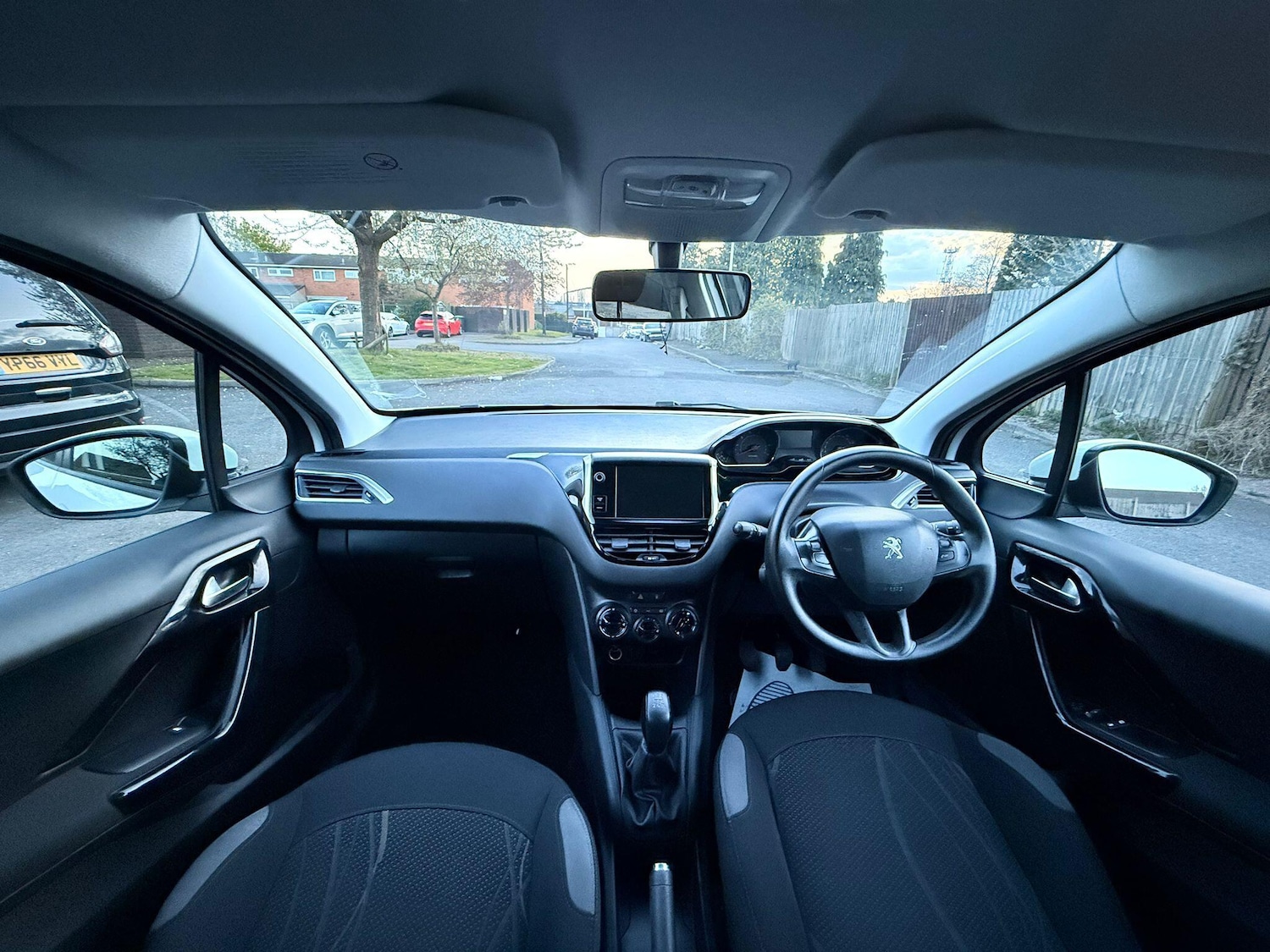 Used Peugeot 208 2013 for sale - 78184885: Photo 25