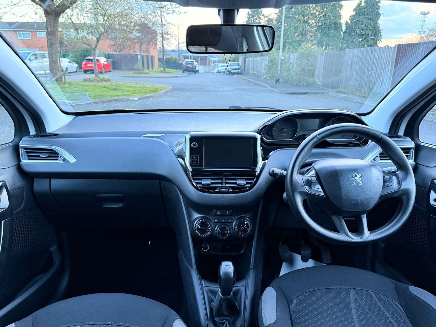 Used Peugeot 208 2013 for sale - 78184885: Photo 26