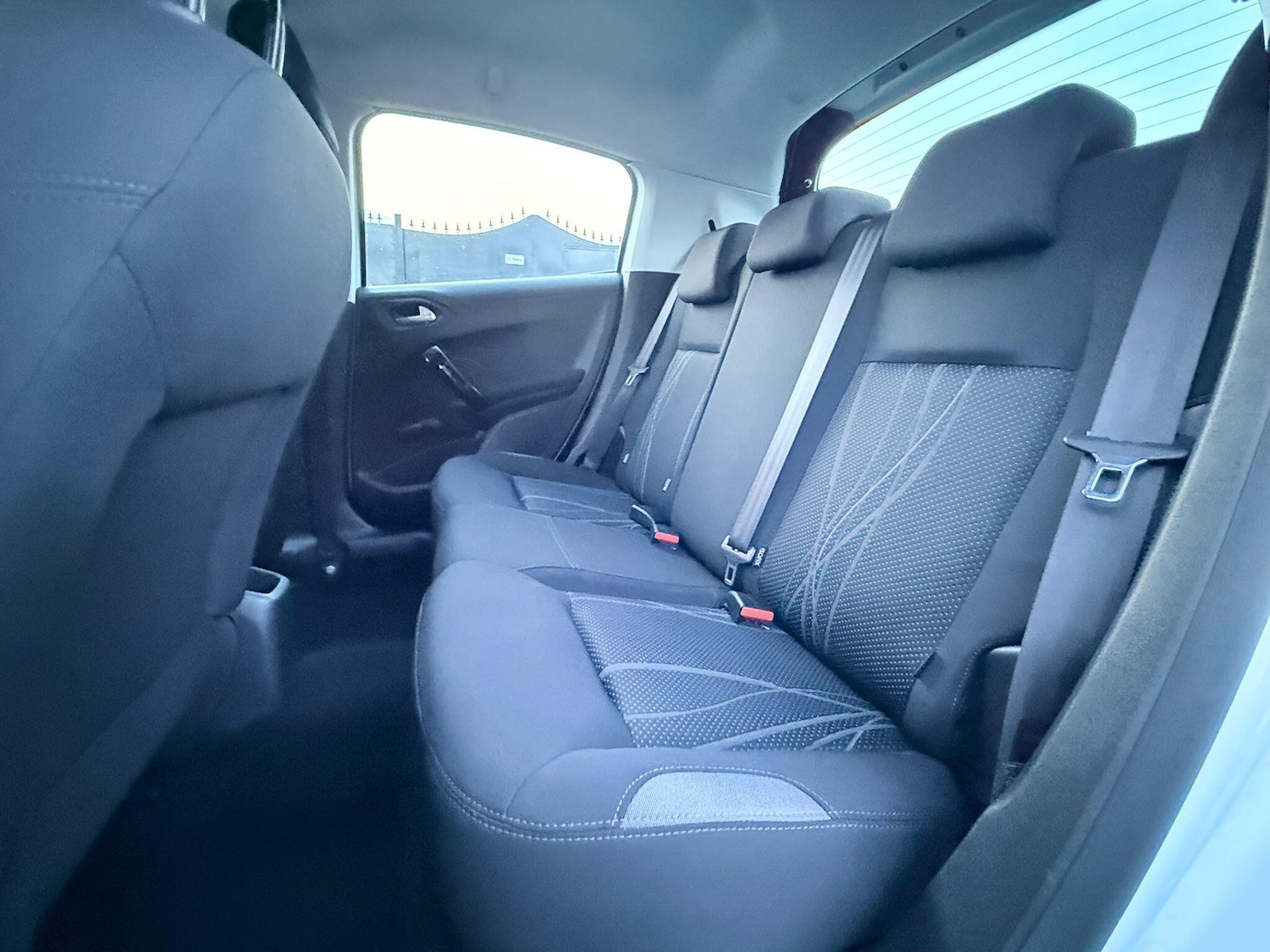 Used Peugeot 208 2013 for sale - 78184885: Photo 27