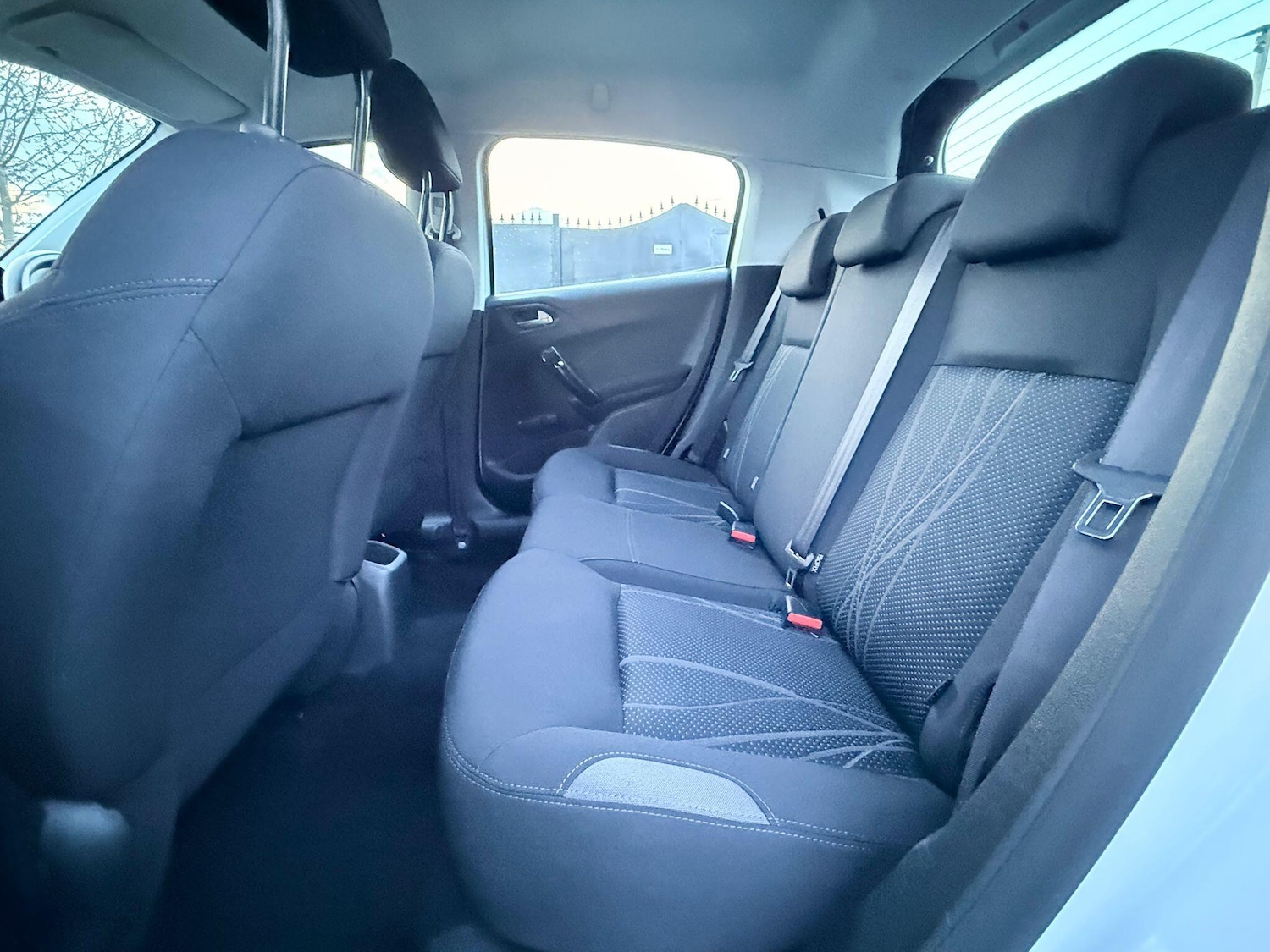 Used Peugeot 208 2013 for sale - 78184885: Photo 28