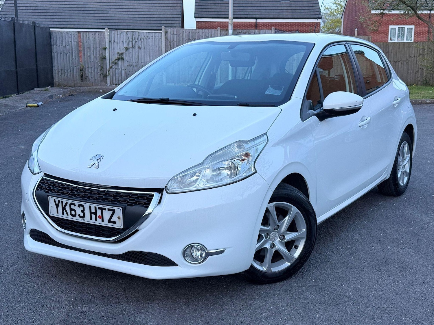Used Peugeot 208 2013 for sale - 78184885: Photo 3