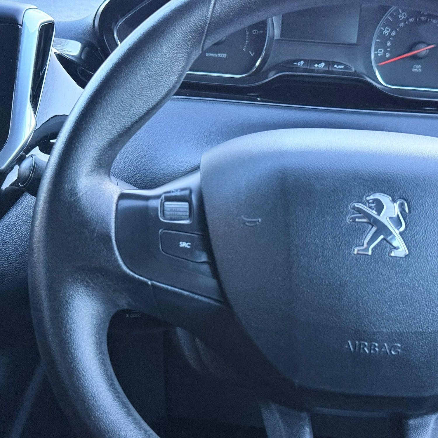 Used Peugeot 208 2013 for sale - 78184885: Photo 32