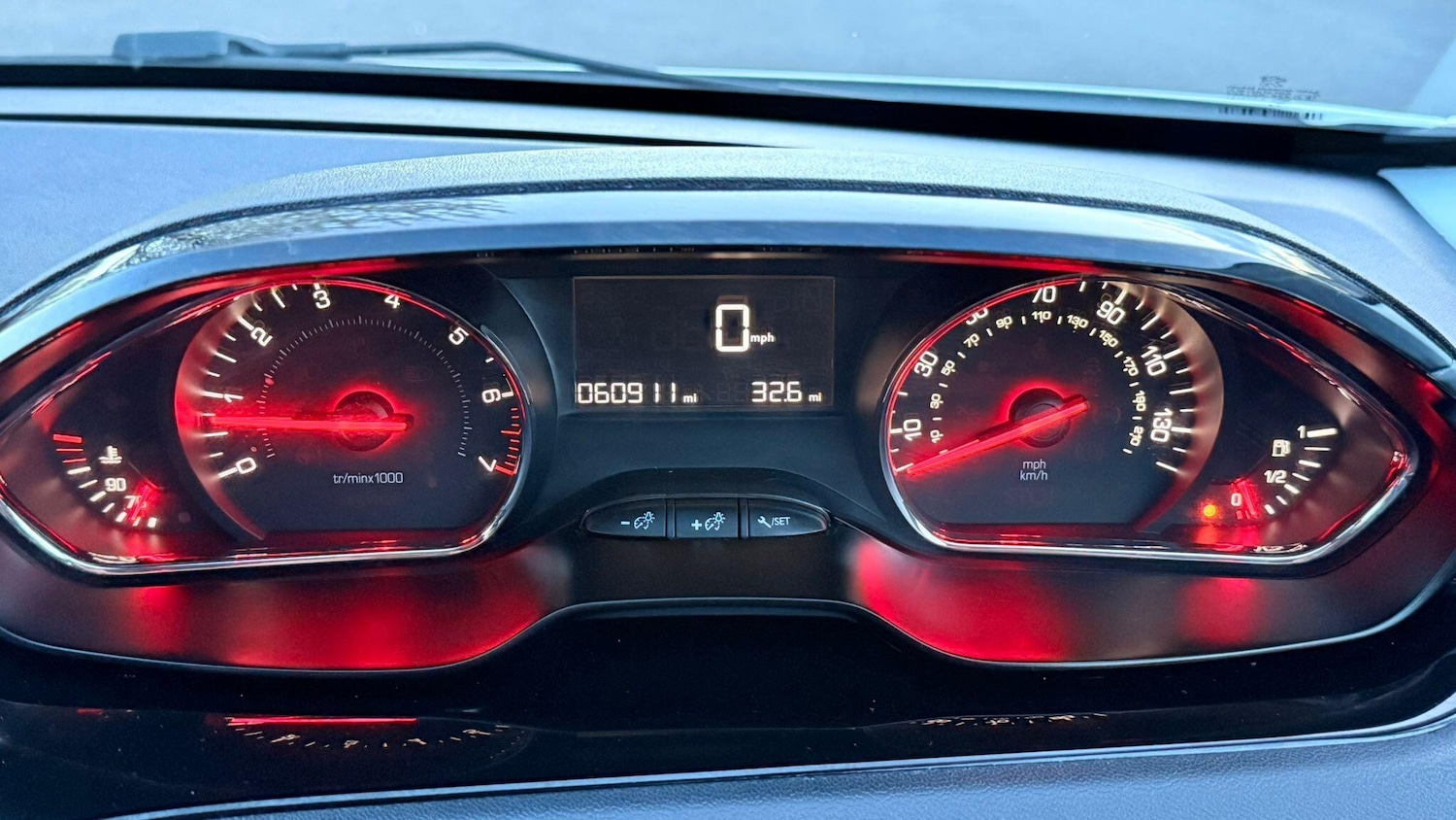 Used Peugeot 208 2013 for sale - 78184885: Photo 46