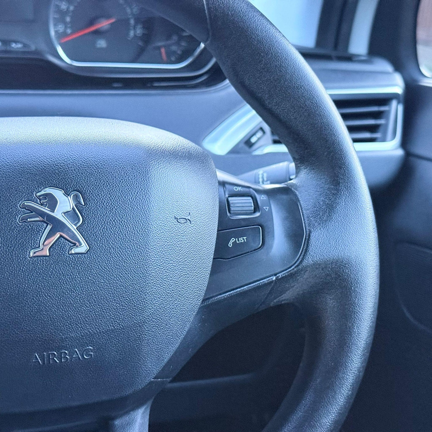 Used Peugeot 208 2013 for sale - 78184885: Photo 48