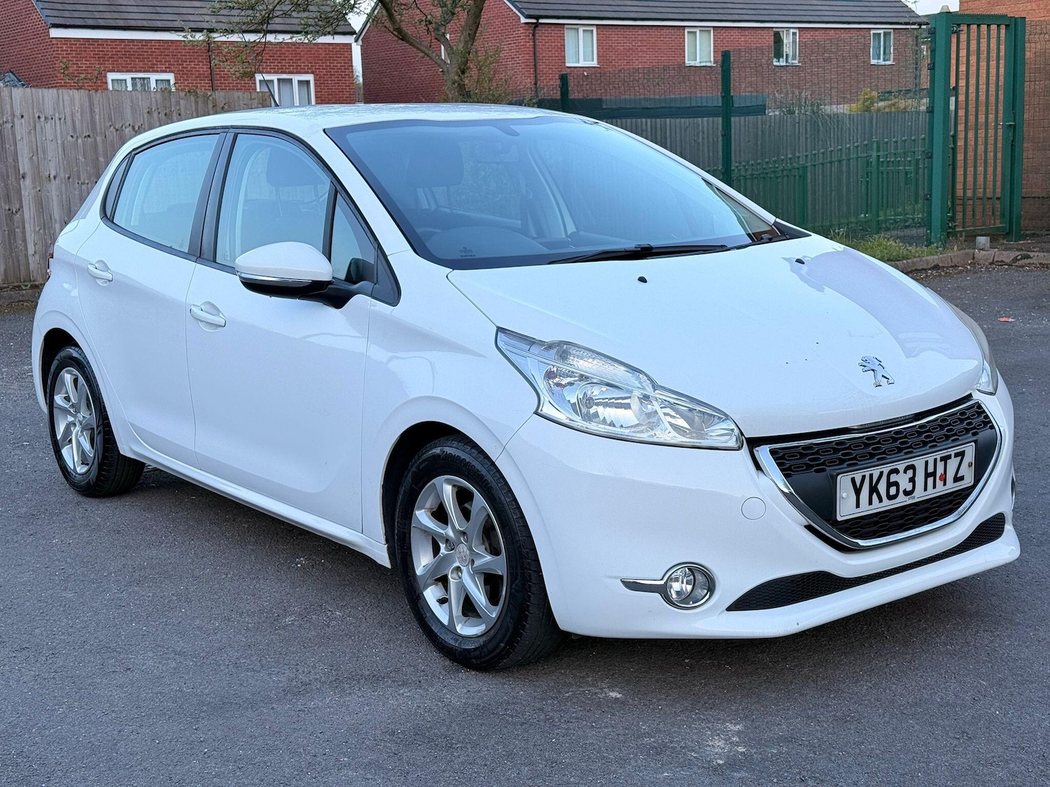 Used Peugeot 208 2013 for sale - 78184885: Photo 5