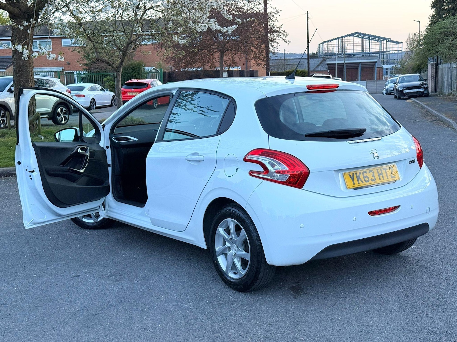 Used Peugeot 208 2013 for sale - 78184885: Photo 7