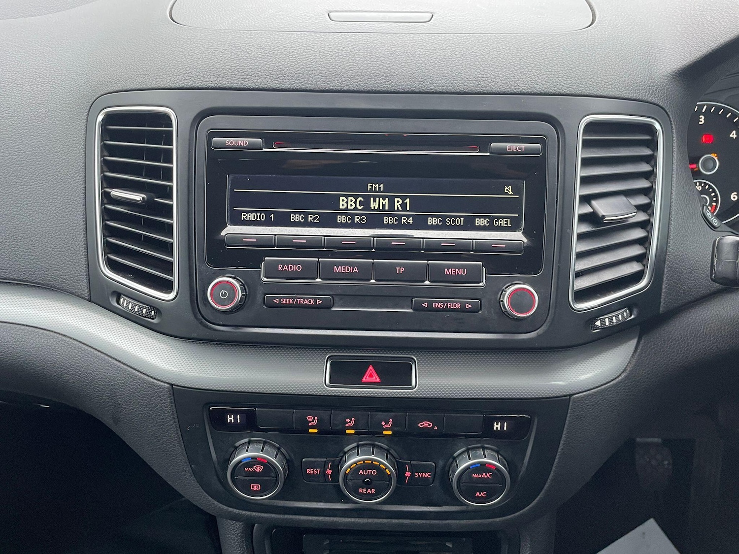 Used Volkswagen Sharan 2013 for sale - 76997529: Photo 29