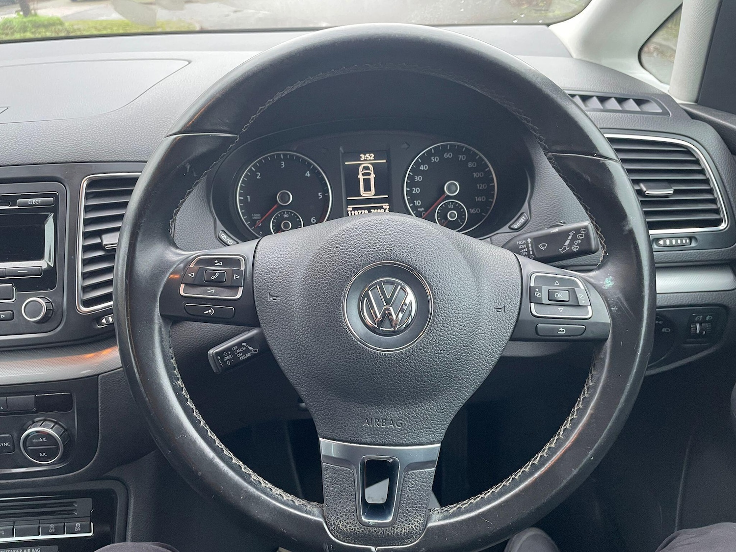 Used Volkswagen Sharan 2013 for sale - 76997529: Photo 32