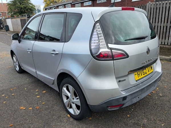 Used Renault Scenic 2012 for sale - 76214157: Photo 12