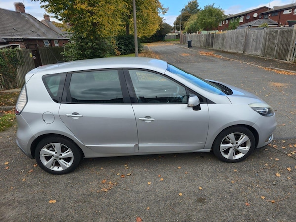 Used Renault Scenic 2012 for sale - 76214157: Photo 21