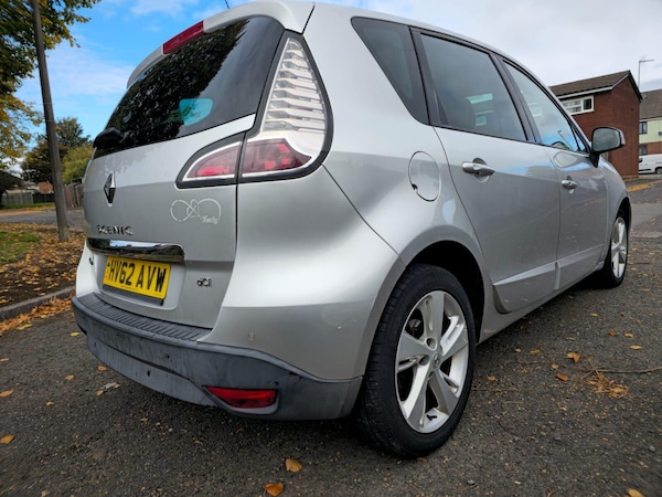 Used Renault Scenic 2012 for sale - 76214157: Photo 23