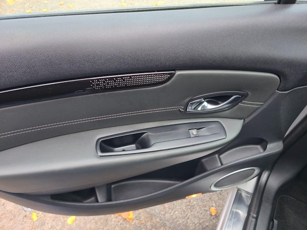 Used Renault Scenic 2012 for sale - 76214157: Photo 34