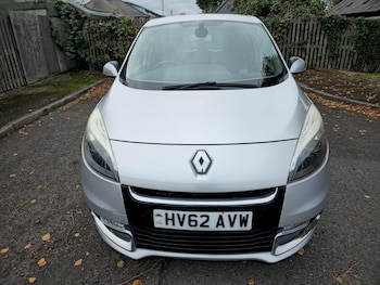 Used Renault Scenic 2012 for sale - 76214157: Photo 3