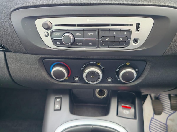 Used Renault Scenic 2012 for sale - 76214157: Photo 42