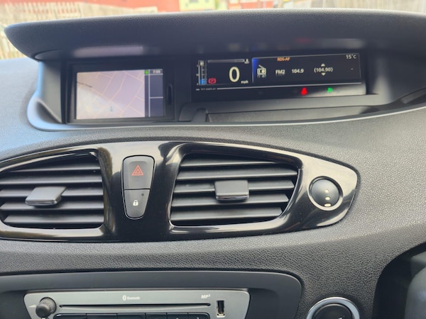 Used Renault Scenic 2012 for sale - 76214157: Photo 43