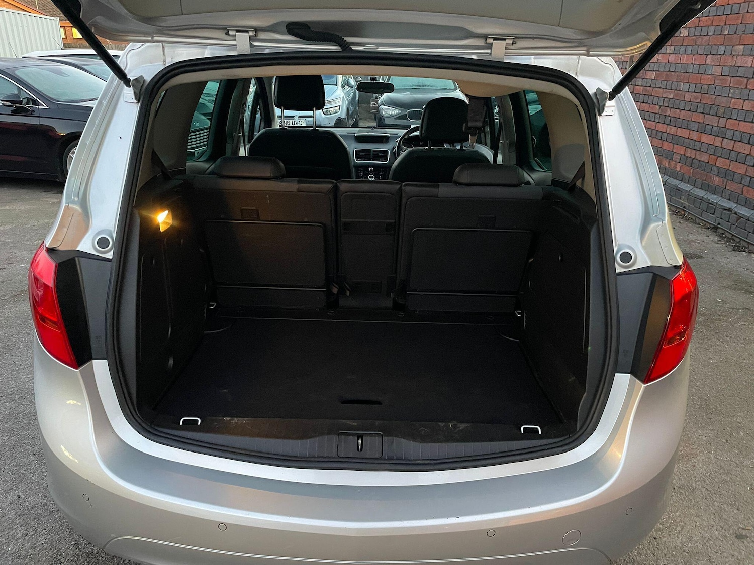 Used Vauxhall Meriva 2010 for sale - 76644951: Photo 35