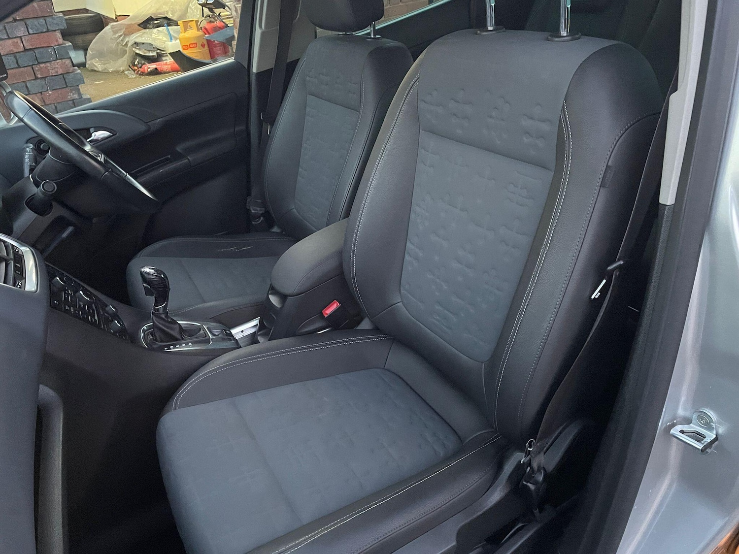 Used Vauxhall Meriva 2010 for sale - 76644951: Photo 38