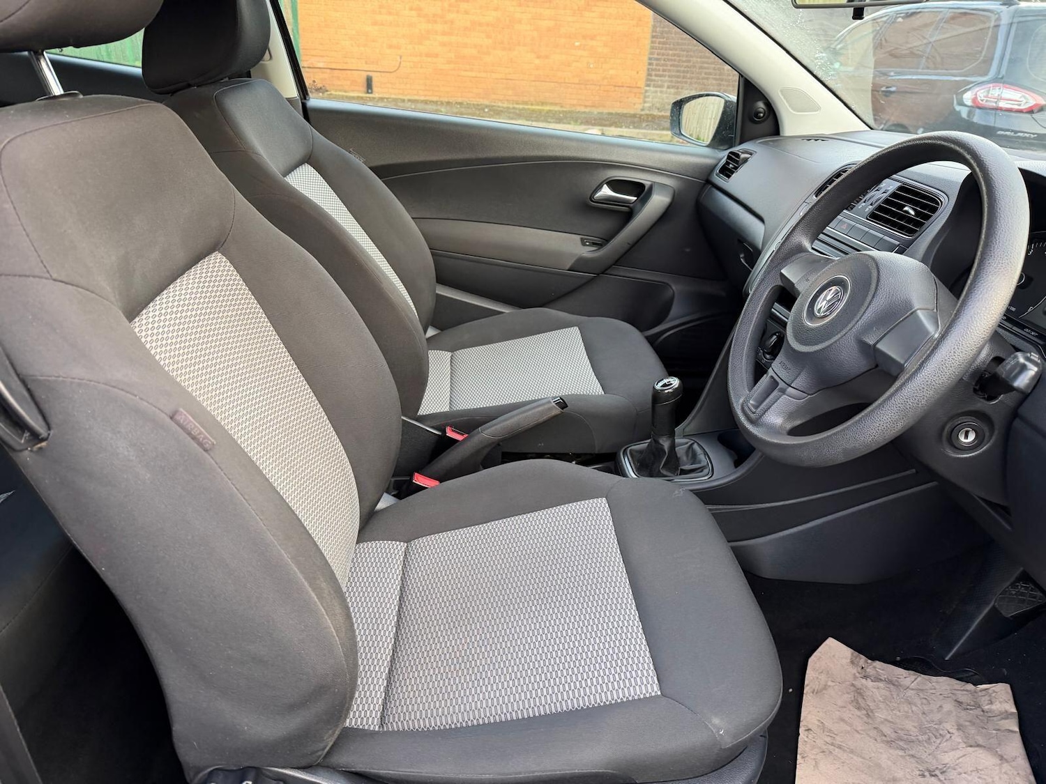 Used Volkswagen Polo 2010 for sale - 78170099: Photo 11