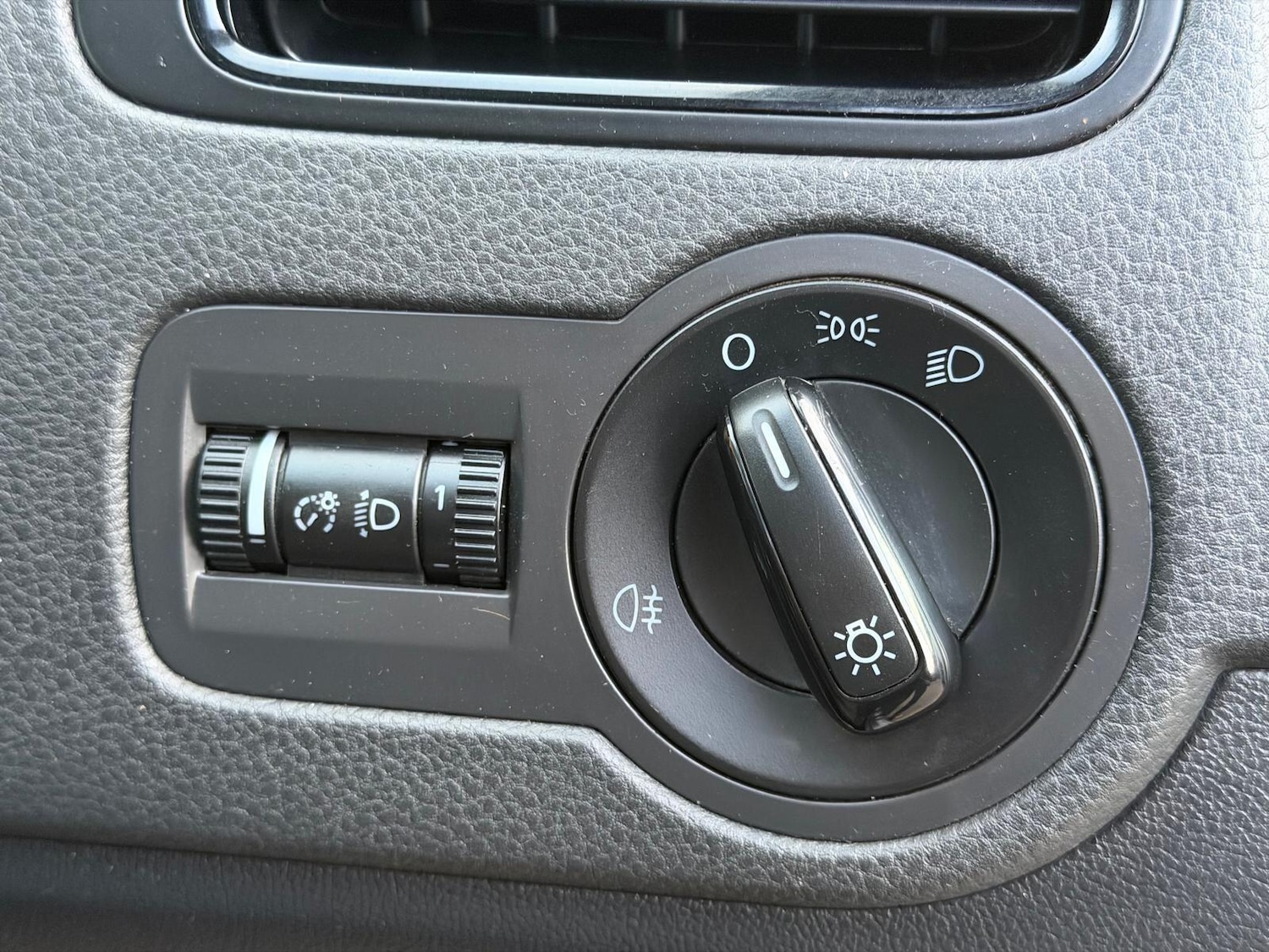 Used Volkswagen Polo 2010 for sale - 78170099: Photo 17