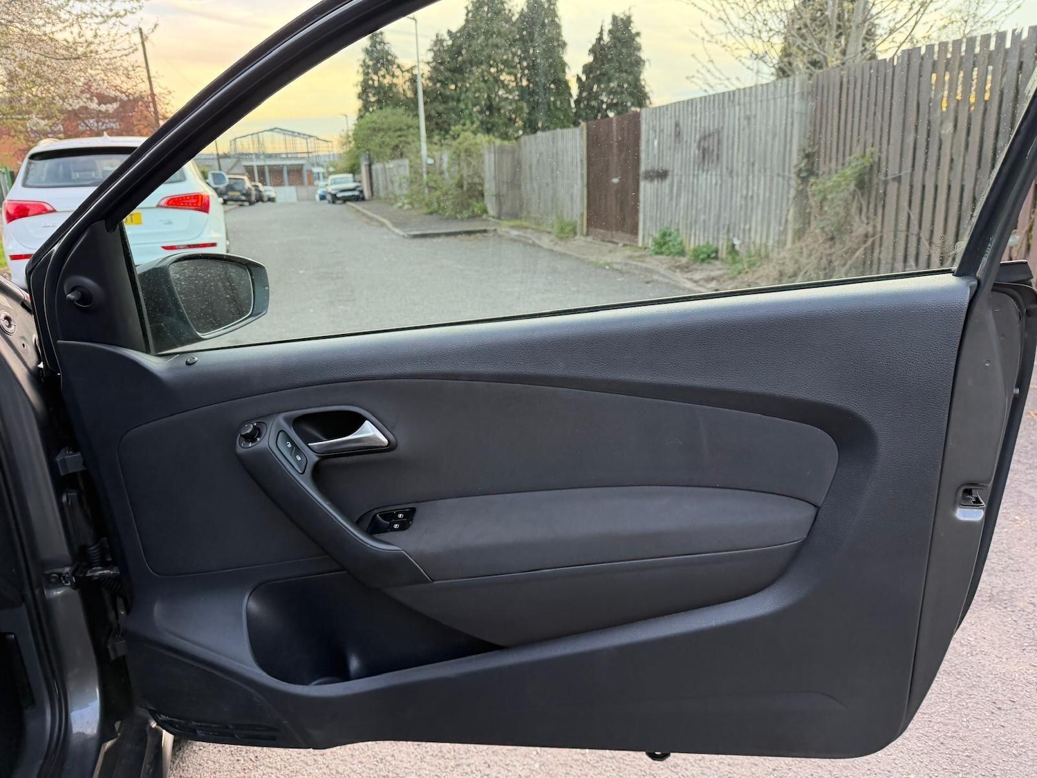 Used Volkswagen Polo 2010 for sale - 78170099: Photo 18