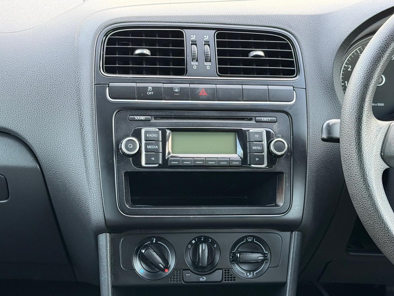 Used Volkswagen Polo 2010 for sale - 78170099: Photo 21