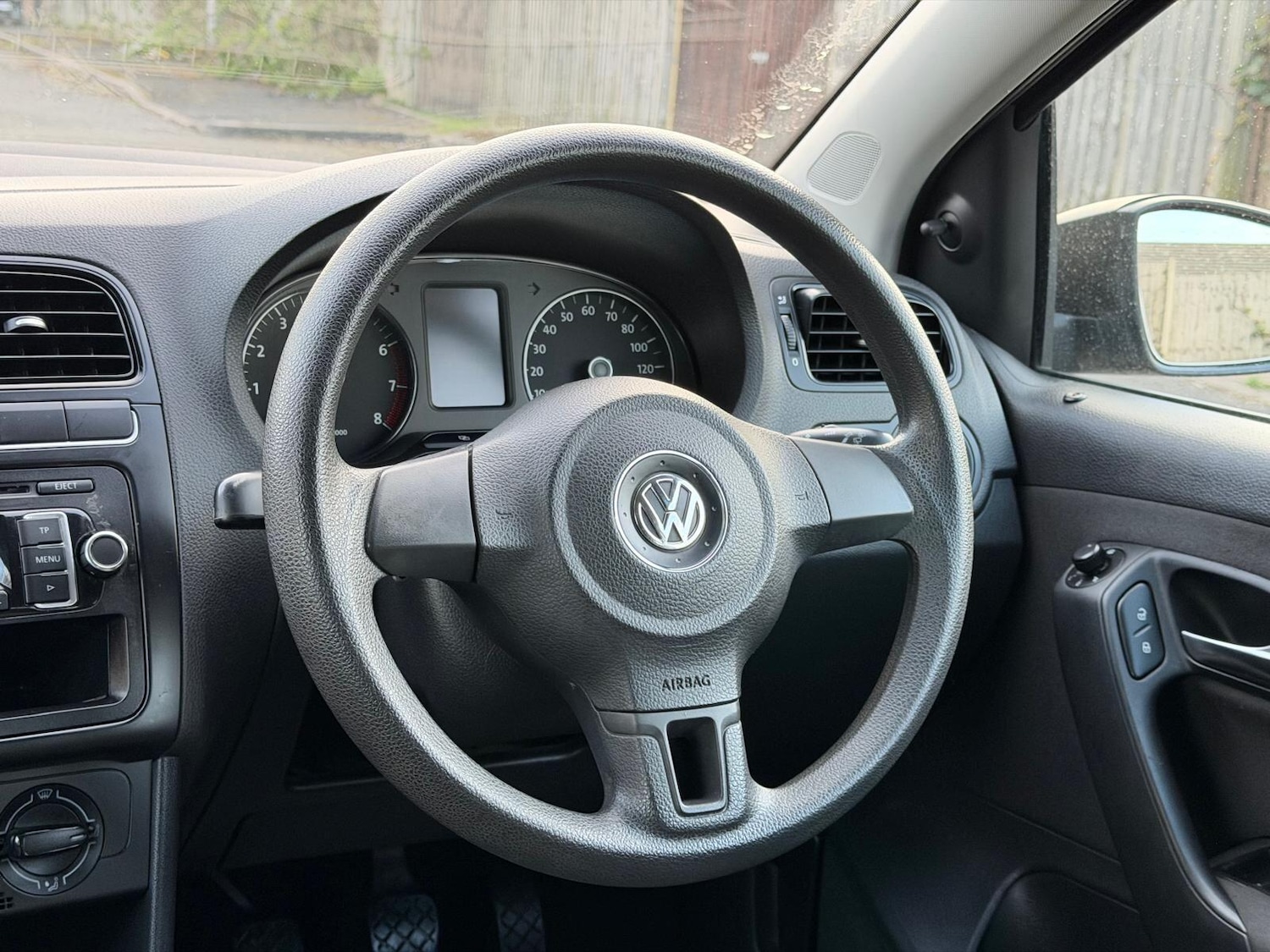 Used Volkswagen Polo 2010 for sale - 78170099: Photo 25