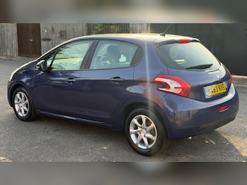 Used Peugeot 208 2013 for sale - 79303647: Photo