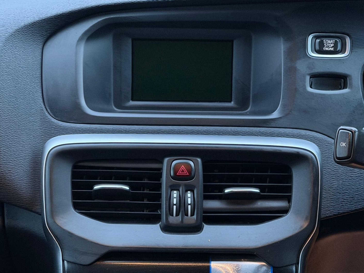 Used Volvo V40 2014 for sale - 77321054: Photo 22