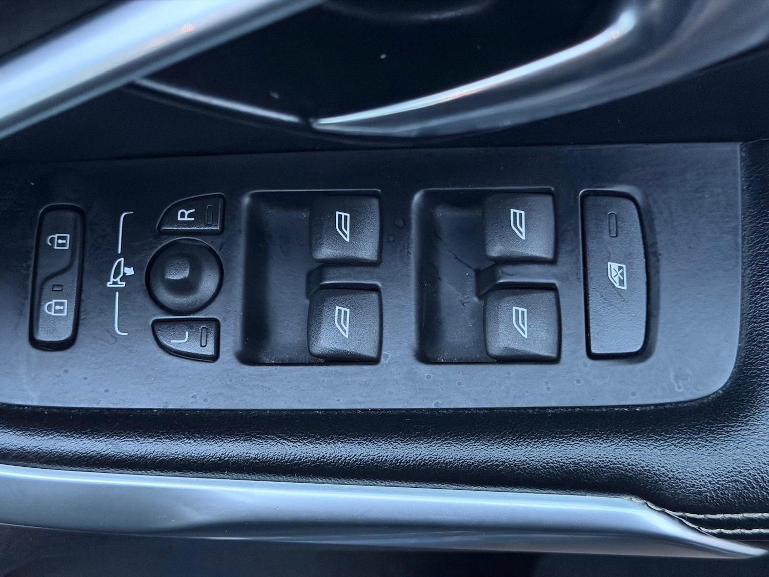 Used Volvo V40 2014 for sale - 77321054: Photo 23