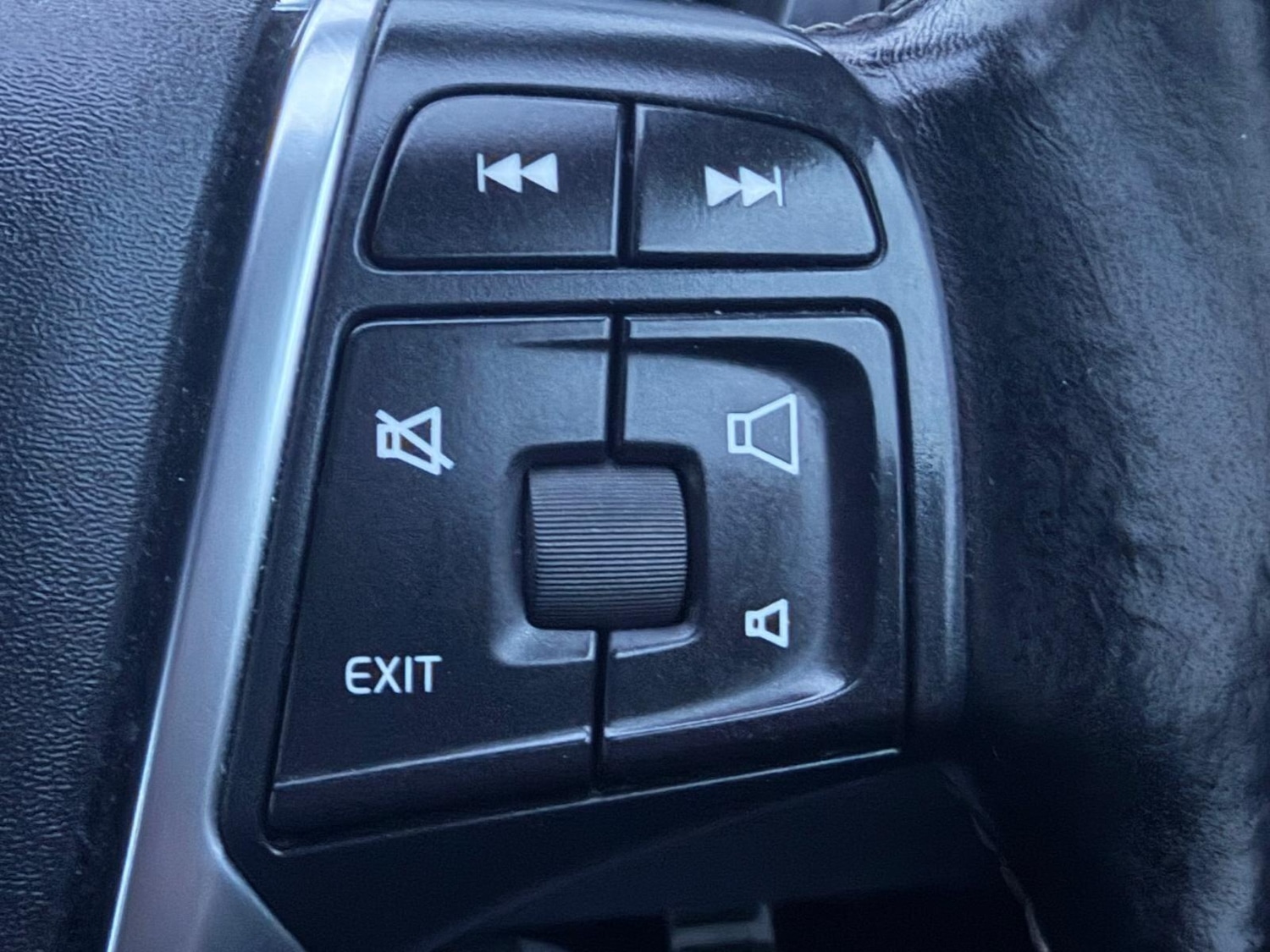 Used Volvo V40 2014 for sale - 77321054: Photo 28