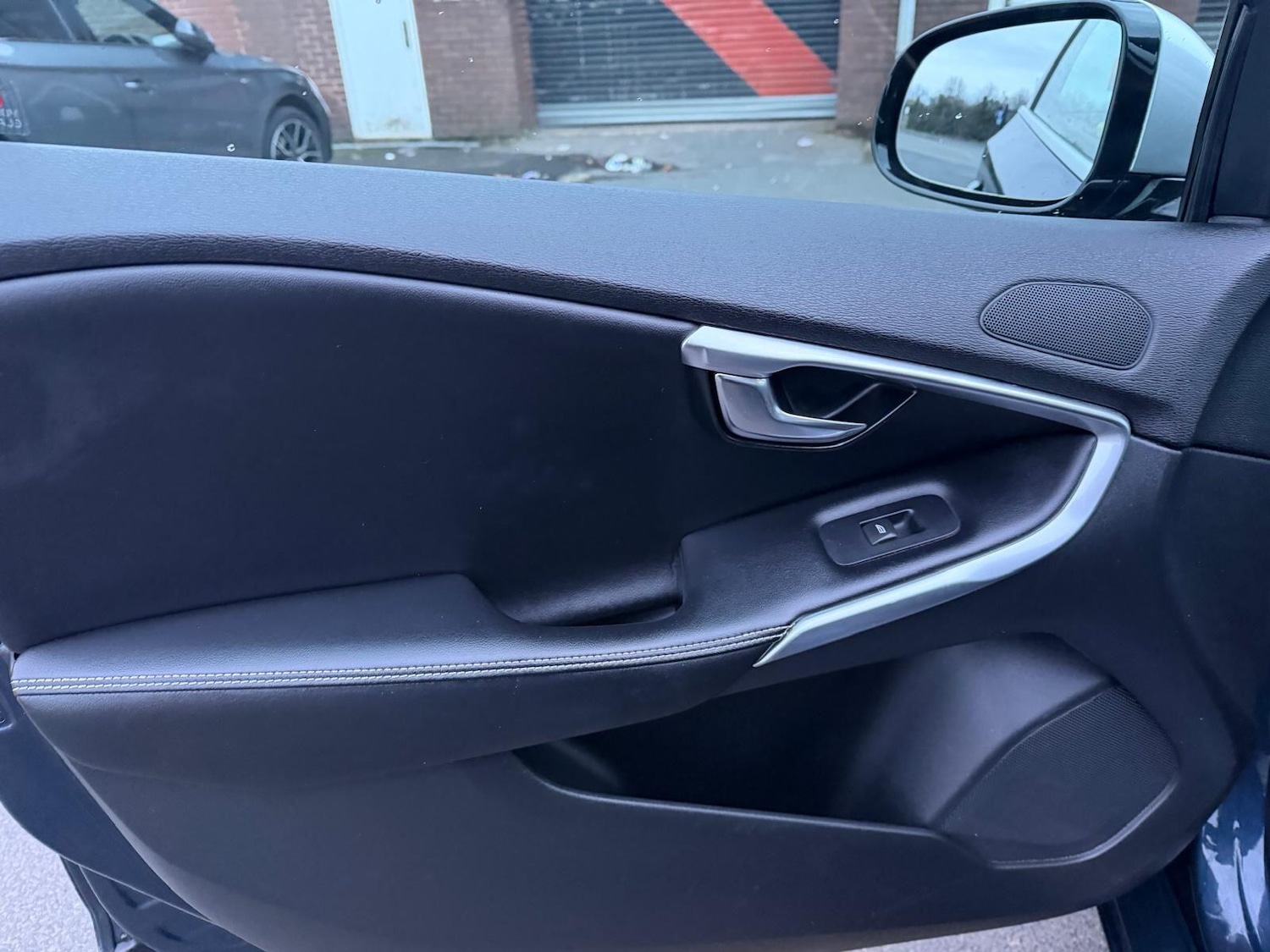 Used Volvo V40 2014 for sale - 77321054: Photo 30