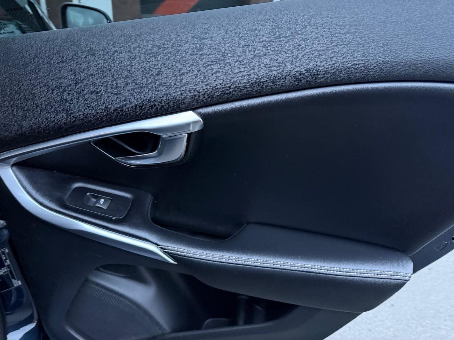 Used Volvo V40 2014 for sale - 77321054: Photo 32