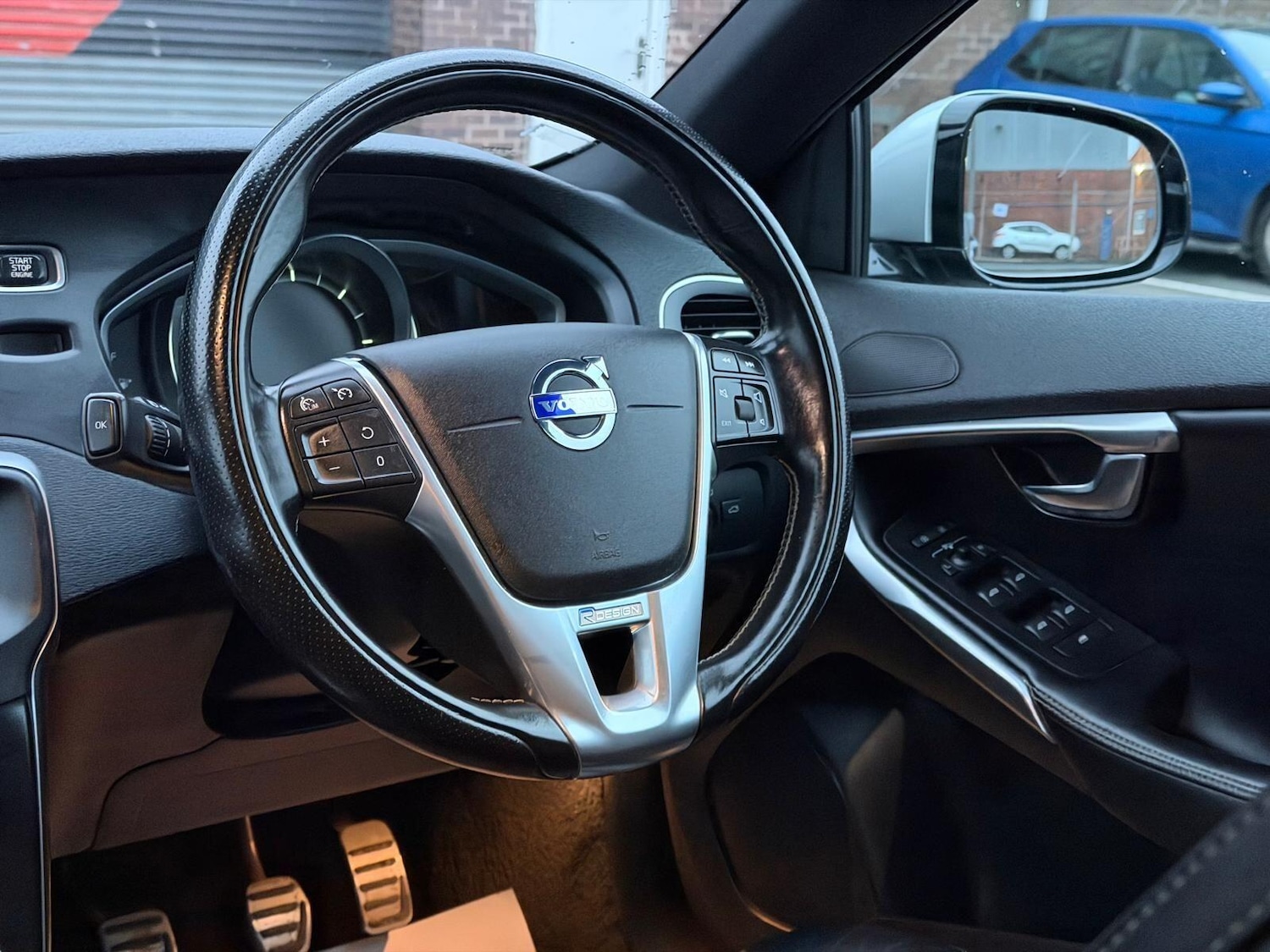 Used Volvo V40 2014 for sale - 77321054: Photo 41