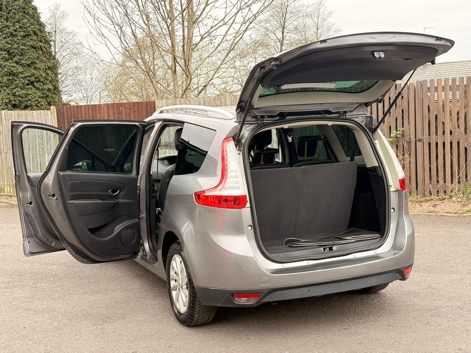 Used Renault Grand Scenic 2016 for sale - 78099988: Photo 11