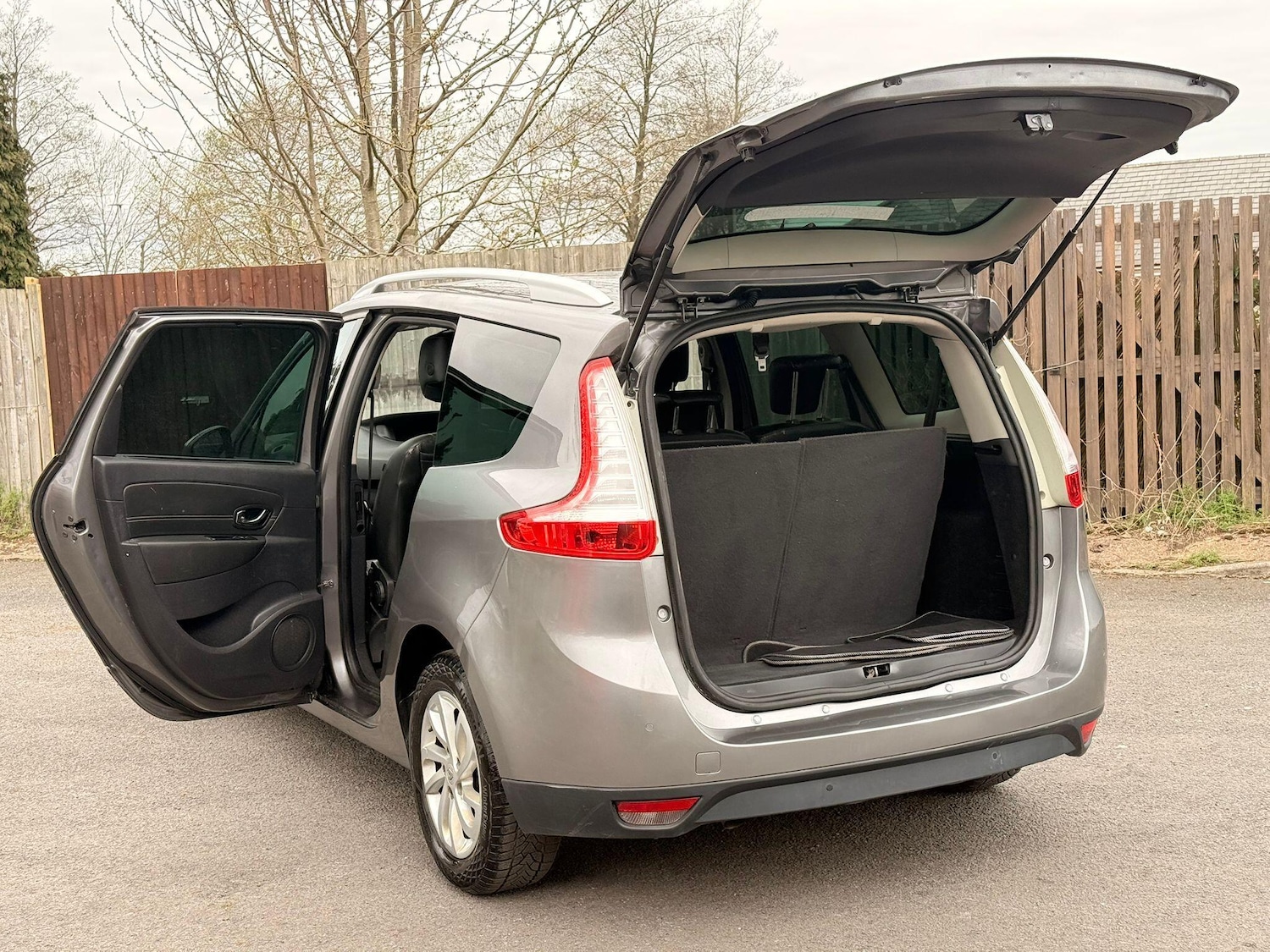 Used Renault Grand Scenic 2016 for sale - 78099988: Photo 12