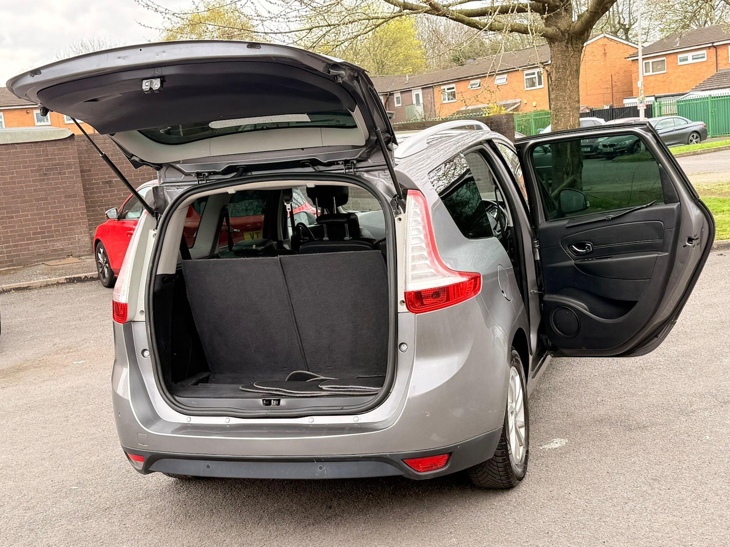 Used Renault Grand Scenic 2016 for sale - 78099988: Photo 35